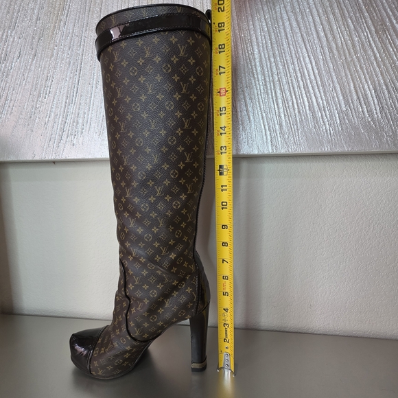 AUTH Louis Vuitton Idole Monogram Canvas and Patent Leather Knee-Length Boots - Picture 14 of 16